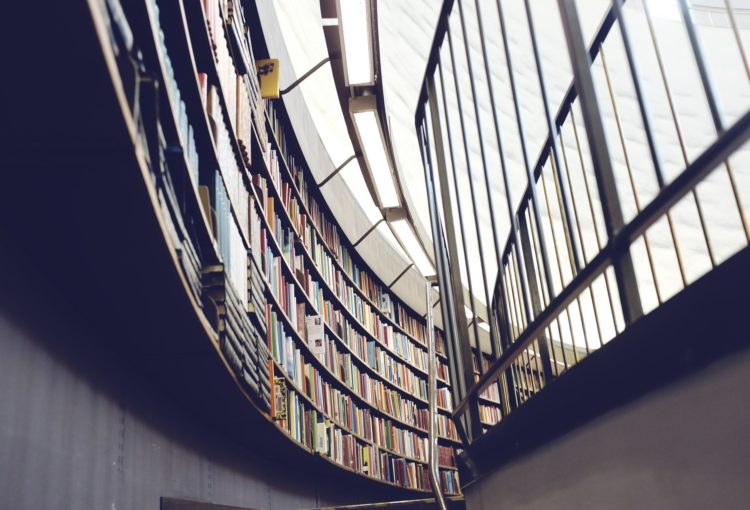 library-438389_1920-750x510